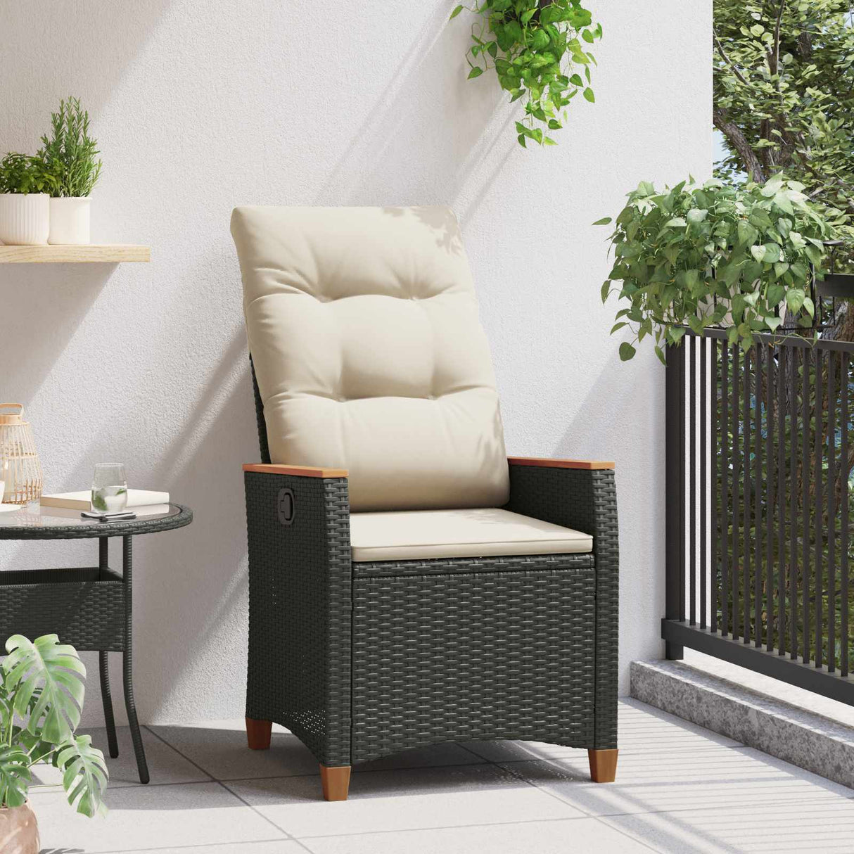 vidaXL Garden Reclining Chair with Cushion Black and Cream 64 x 57.5 x 112 cm